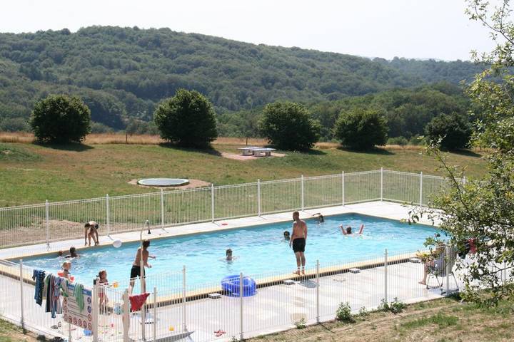 Location de vacances pour 4 personnes, avec Terrasse et Jardin ainsi que Piscine et Vue dans Sousceyrac-en-Quercy - 3