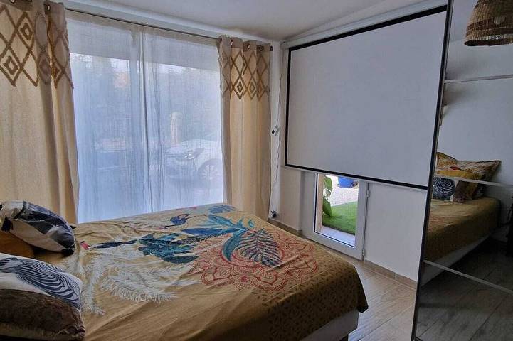 Carpe Diem Romantic Suite with a private spa and private pool. in Le Cannet-des-Maures, Draguignan Region