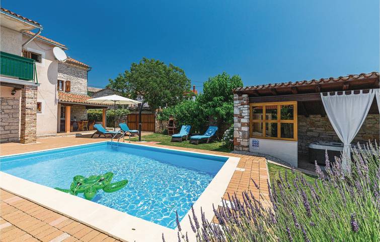 Vakantiehuis voor 6 personen, met terras en whirlpool - 1