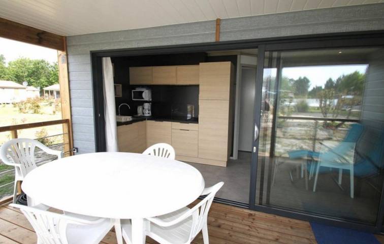 Gîte pour 5 personnes, avec jardin ainsi que piscine et terrasse à Hourtin - 4