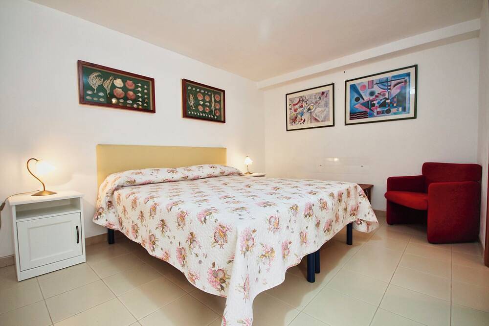 Appartamento intero, Case Bongiovi - App. Giallo - A 2 min dalla spiaggia, con giardino e vista mare in Sciacca, Provincia di Agrigento