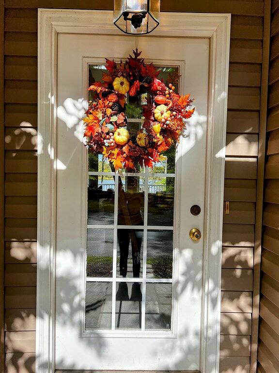 Vacation rental for 15 people, with hot tub and yard in Northern Virginia