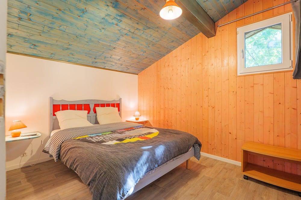 Gîte le chêne avec vue montagne, Wi-Fi et climatisation in Les Vans, Parc national des Cévennes