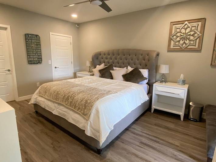 Vacation rental for 7 people, with sauna and yard as well as hot tub in North Scottsdale