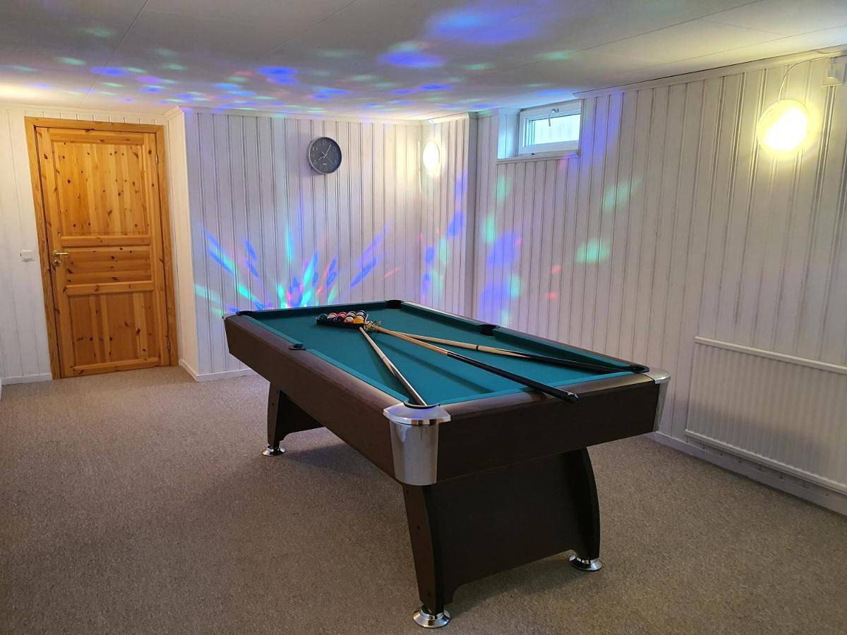 Villa for 10 persons with massage chair, sauna, billiard table and free electric vehicle station for electric cars in Hultsfred, Hultsfreds und Umgebung