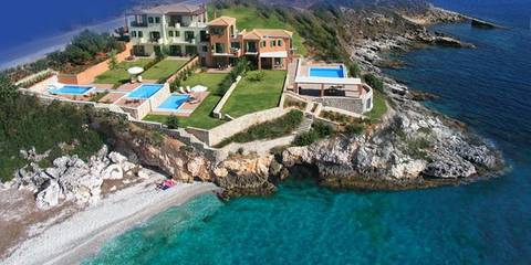 Villa pour 8 personnes, avec jardin ainsi que piscine et vue, animaux acceptés dans Skala