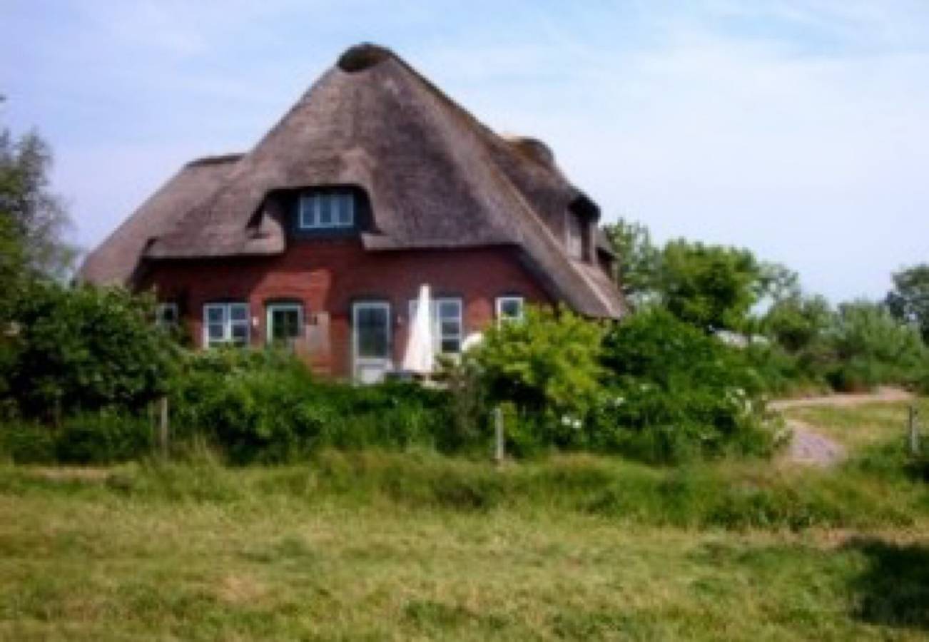 Ganze Wohnung, Ferienwohnung 2" mit Gemeinschaftsgarten, Terasse und Wlan in Rodenäs, Nordfriesland