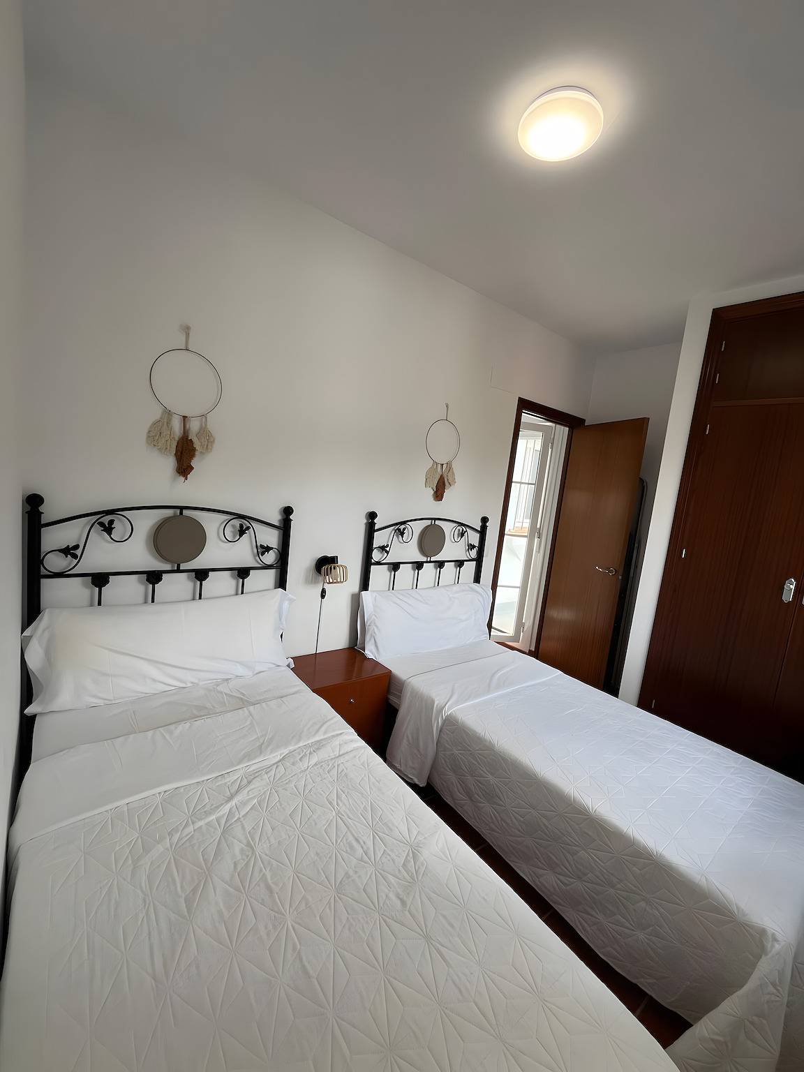 Casa de vacaciones 'Las Lagunetas' con vistas a la montaña, piscina compartida y terraza privada in Wakana, Benalup-Casas Viejas