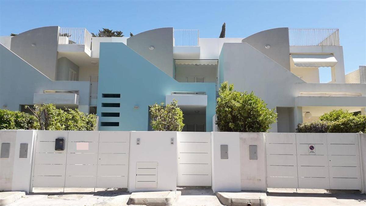 Holiday Home in Pôr do Sol, Baia Verde