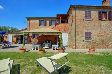 Villa pour 10 Personnes dans Province d'Arezzo, Toscane, Photo 1