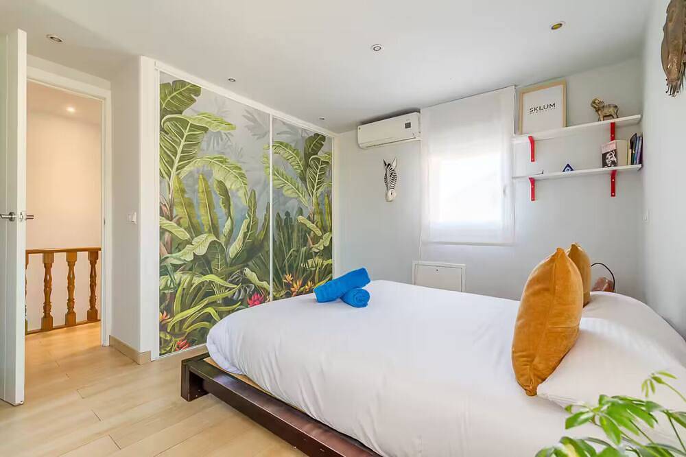 Oasis with private pool in Madrid! in Madrid, Madrid Province