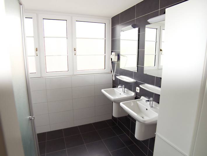 Bungalow für 4 Personen, mit Terrasse und Balkon/Terrasse in Burgh-Haamstede - 4