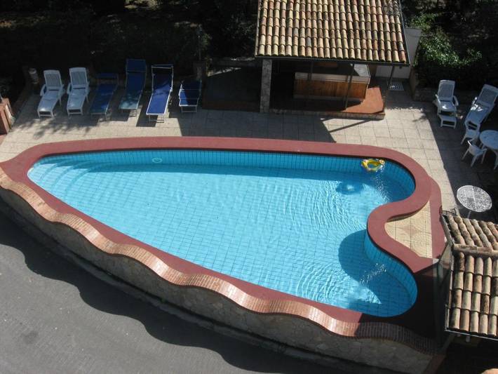 Apartmenthotel für 4 Personen, mit Ausblick und Garten sowie Pool, kinderfreundlich - 1