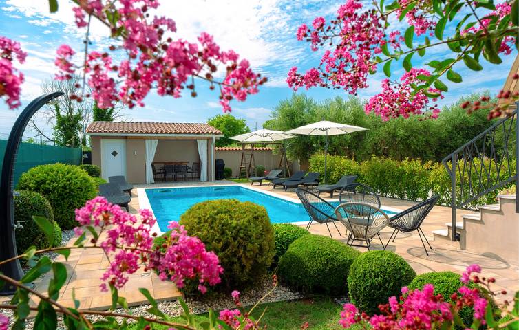 Apartamento vacacional entero, Moderno apartamento de dos dormitorios cerca de la costa y de los restaurantes de Pula in Pula-Medulin, Pula