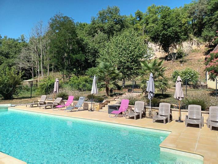 Gîte pour 4 personnes, avec terrasse et piscine à Saint-Léon-sur-Vézère - 2