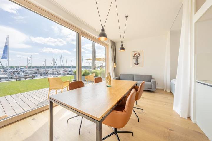Ferienwohnung für 3 Personen, mit Terrasse und Garten sowie Sauna und Seeblick am Wannsee