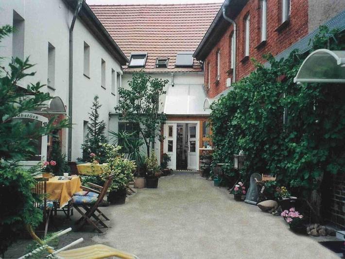 Ferienwohnung für 3 Personen, mit Terrasse und Garten in Vetschau