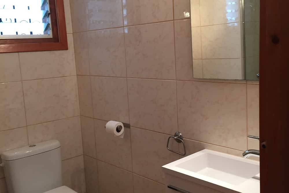 Entire apartment, 3 Bed Ground Floor Apartment - Sole use of Private Pool & Garden - Cala Galdana in Cala Galdana, Ferreries