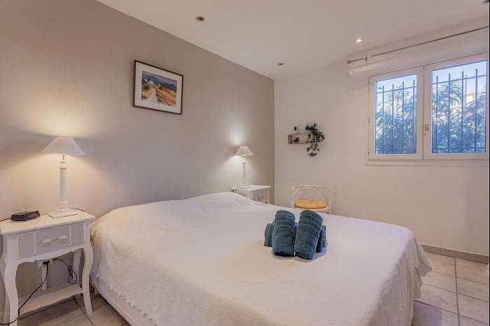 Gîte pour 4 personnes, avec piscine ainsi que vue sur l’océan et terrasse, adapté aux familles dans Port Santa-Lucia - 4