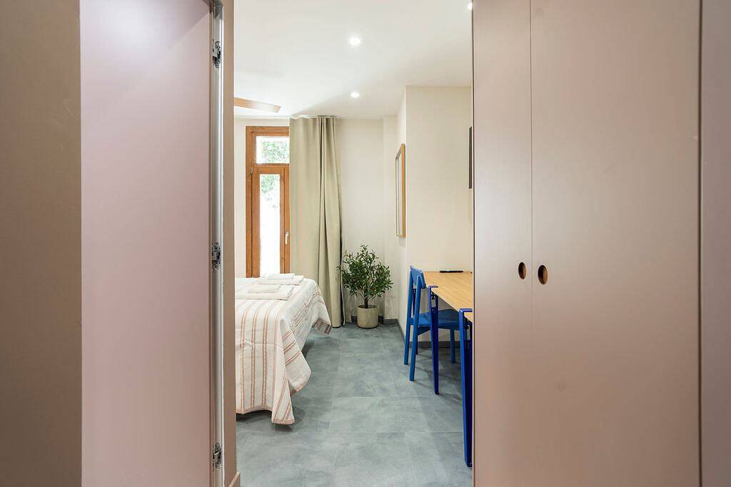 Cabanyal Rooms by Vlc Host 3 in Valencia, Costa de Valencia