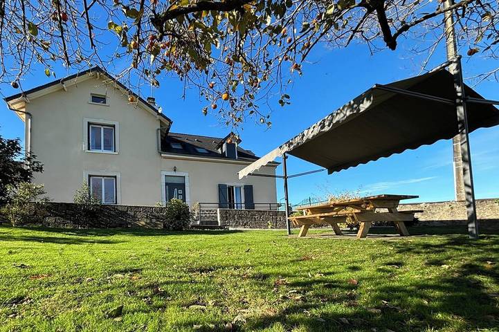 Location de vacances pour 9 personnes, avec jardin et piscine à Asson