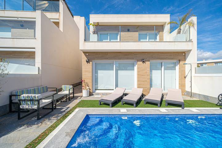 Chalet para 8 personas, con jacuzzi además de terraza y jardín en Provincia de Murcia - 3