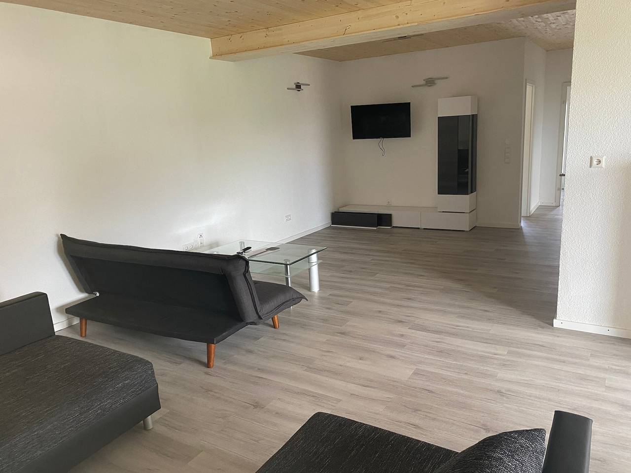 Ganze Wohnung, Apartment 'Ferienwohnung, 100 qm' mit gemeinsamer Terrasse, gemeinsamem Garten und Wlan in Hohenhaslach, Sachsenheim