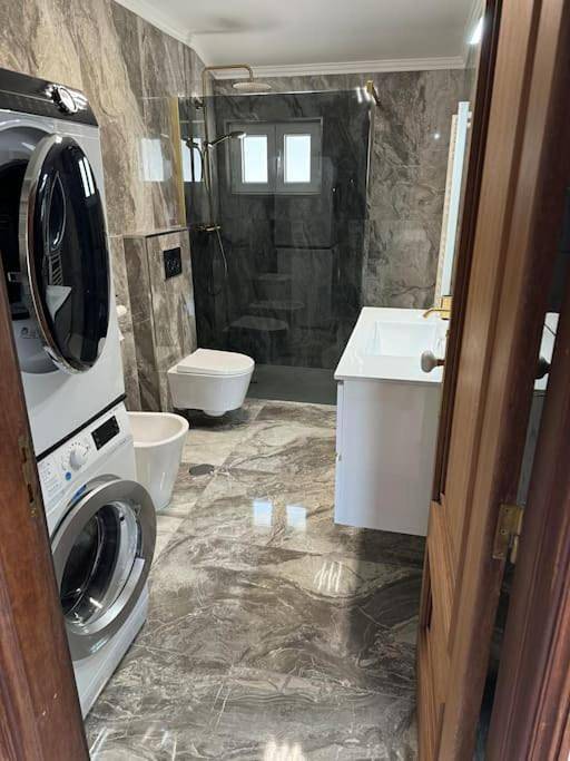 Location de vacances pour 10 personnes, avec vue ainsi que balcon et piscine dans Mesão Frio - 4