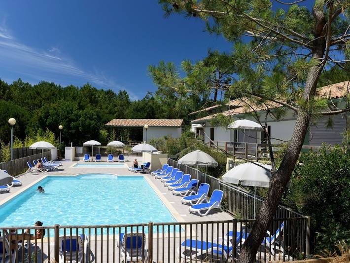 Appartement de vacances pour 6 personnes, avec Terrasse ainsi que Jardin et Piscine