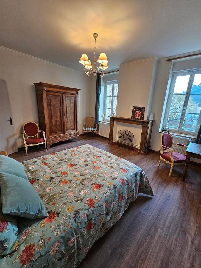 Appartement entier, La Charmeuse in Givet (homonymie), Parc naturel régional des Ardennes