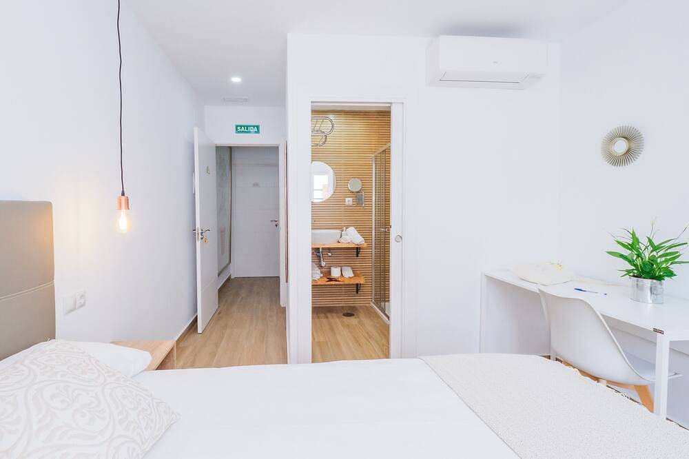 Cubo's Hostal William's Sunny 4 / kostenlosem Wlan / Klimaanlage in Torre de Benagalbón, Rincón de la Victoria