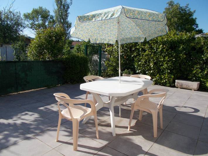 Gîte pour 3 personnes, avec jardin et terrasse, animaux acceptés à Ruoms