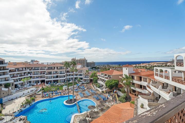 Holiday rental for 3 people, with children pool and garden in Golf del Sur