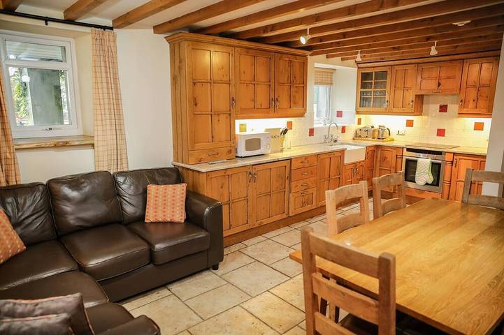 Holiday rental for 4 people, with Balcony and Hot tub as well as Garden and Pool in Pwllheli
