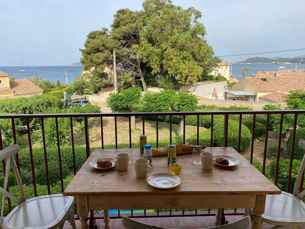 Apartamento entero, Apartamento 'Magnifique 6 Personnes' con Balcón, Wi-Fi y Aire Acondicionado in Le Pradet, Region de Toulon
