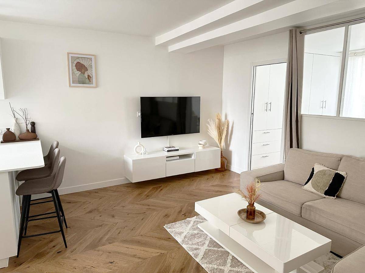 Appartement entier, One-Bedroom Apartment in Saint-Germain-en-Laye, Yvelines