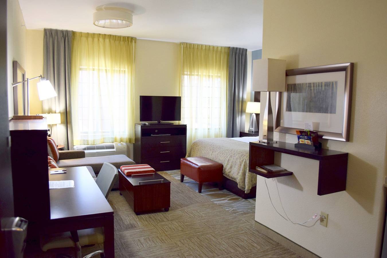 Staybridge Houston Stafford - Sugar Land in Condado de Fort Bend