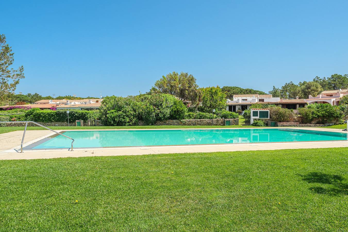Ferienhaus 'Villetta Palma' mit Gemeinschaftspool, privater Terrasse und eigenem Garten in Baja Sardinia, Arzachena