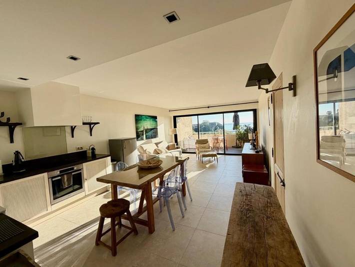 Gîte pour 4 personnes, avec terrasse et vue dans Plage de Bonne Terrasse