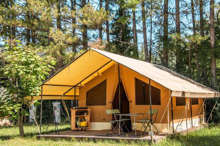 Location de vacances pour 2 personnes, avec Terrasse ainsi que Piscine et Vue à Guillestre - 4