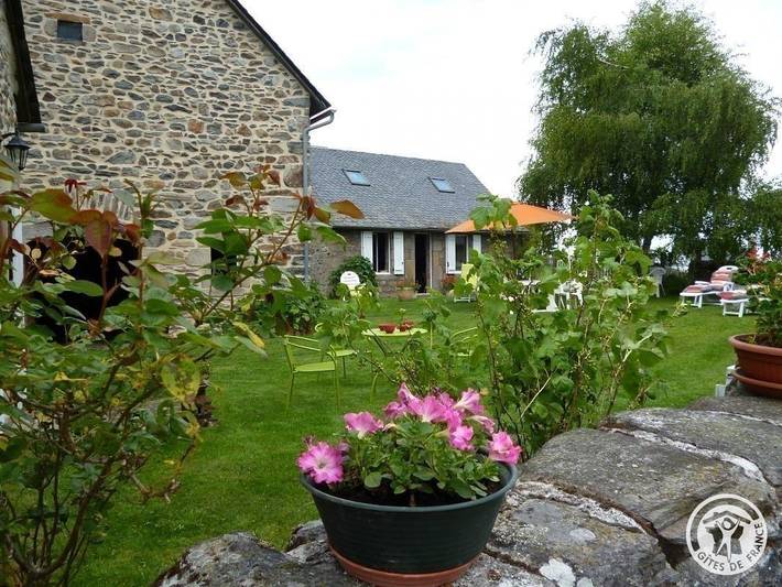 Casa de huéspedes para 8 personas, con jardín además de terraza y vistas - 1