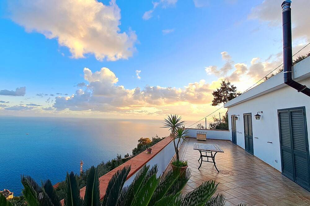 \"Casalena\" Erholsames Ferienhaus mit Meerblick in Furore, Amalfiküste