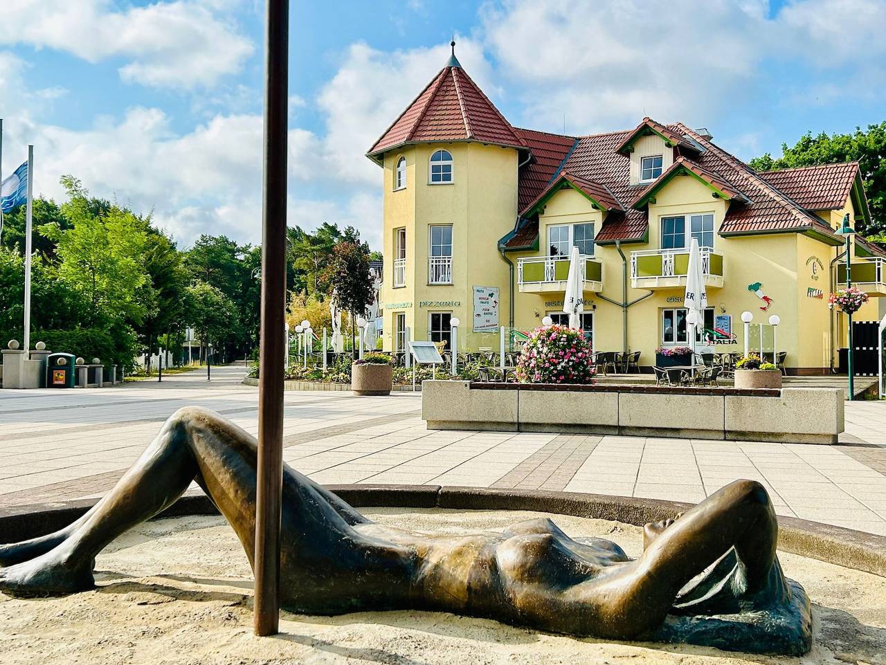 Hotel Ostseeblick - Dz Comfort mit Terrasse zur Seeseite Bht in Ostseebad Karlshagen, Karlshagen