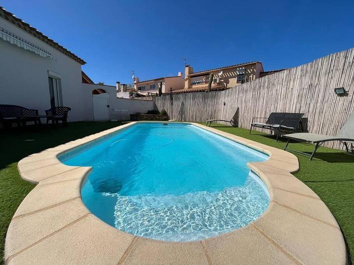 Location de vacances pour 6 personnes, avec jardin ainsi que terrasse et piscine à Pollestres