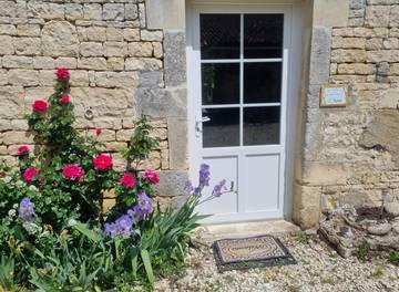Gîte pour 6 personnes, avec jardin et terrasse ainsi que jacuzzi et piscine, animaux acceptés en Charente-Maritime