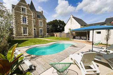 Location de vacances pour 11 personnes, avec jardin et balcon à Crossac