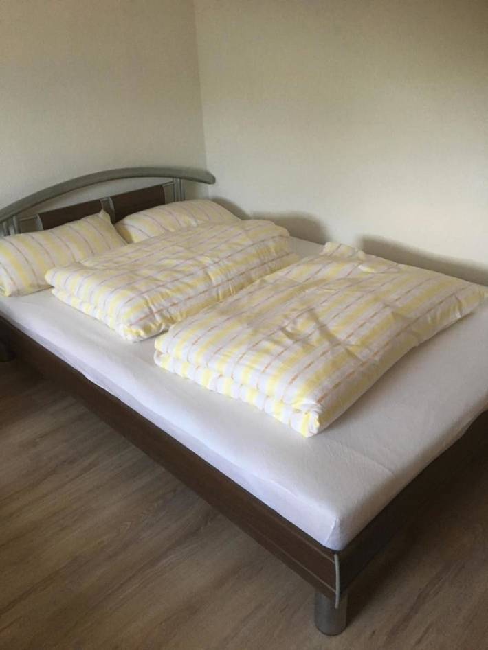 Ferienwohnung für 3 Personen, mit Terrasse und Garten sowie Ausblick in Brake