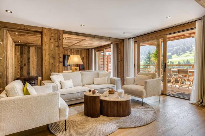 Appart’hôtel pour 9 personnes, avec Balcon et Terrasse ainsi que Jardin et Piscine à Combloux