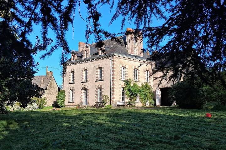 Schloss für 16 Personen, mit Garten - 1