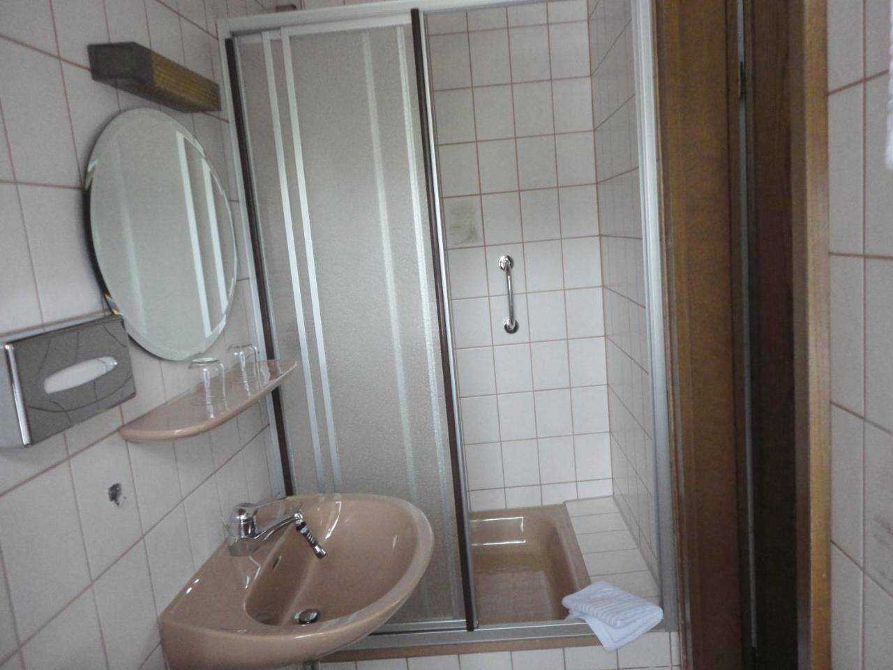 Deluxe Double Room with Shower in Liesen, Hallenberg
